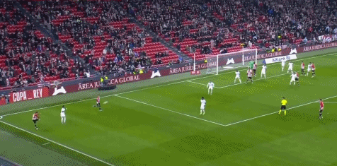 TA：弗兰克陷入了信任危机，他与部分球迷之间的隔阂日益加深