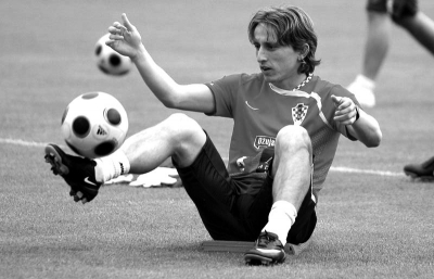 2010冬奥会女子冰壶铜牌赛第8局，瑞士后手优势