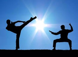 博弈心理：解析“赌徒谬误”产生的根源。（从博弈视角解读赌徒谬误的心理根源）