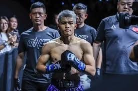 哈兰德赛后采访玩梗：保持谦逊；卡拉格、基恩做节目叫上我爸