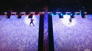 说啥了？詹姆斯把独行侠替补席逗得笑翻天