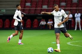 在被问及洛 在被问及洛